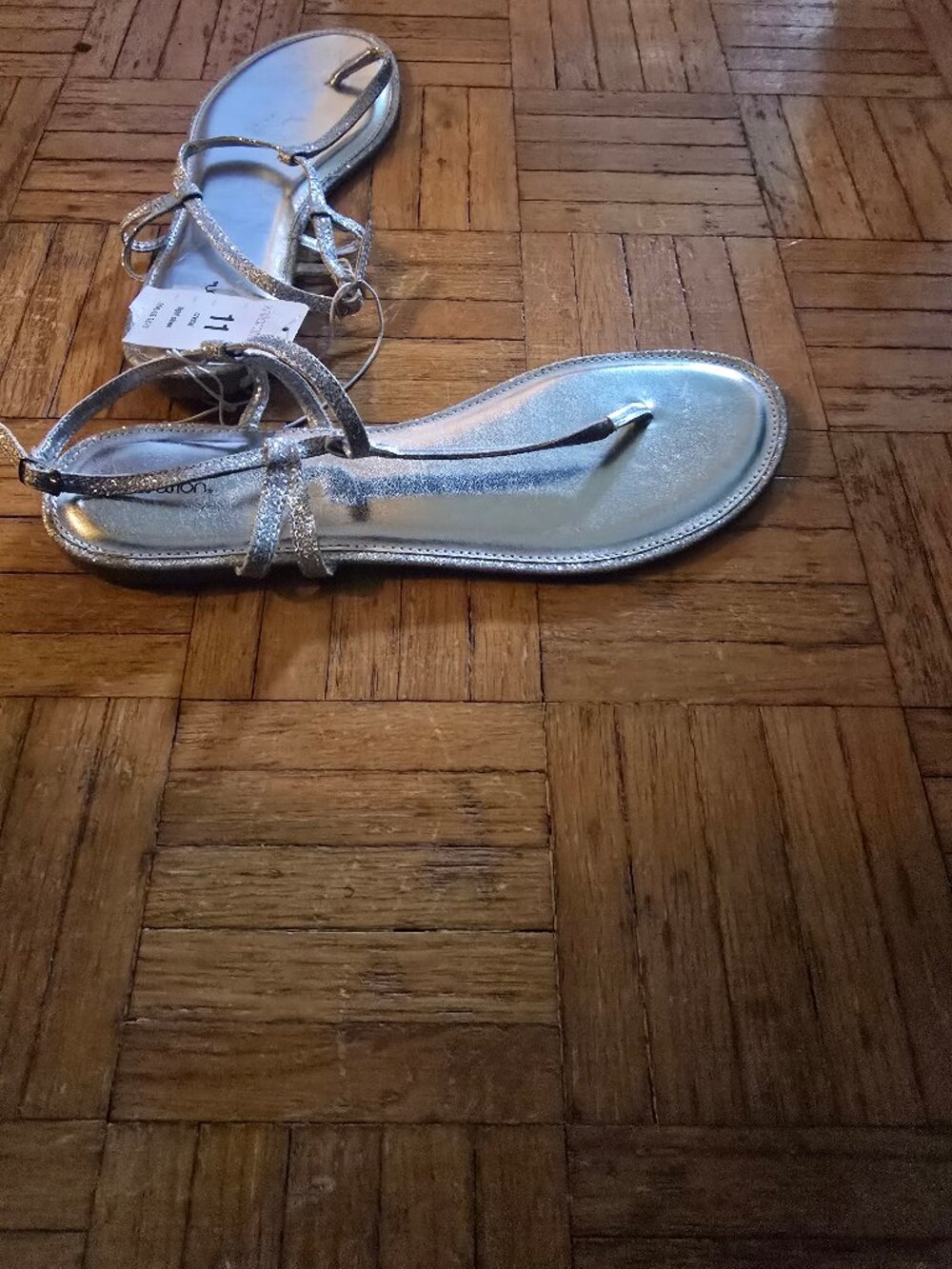 Xhilaration Women's Silver Flat Sandals Size 11 - Picture 5 of 6